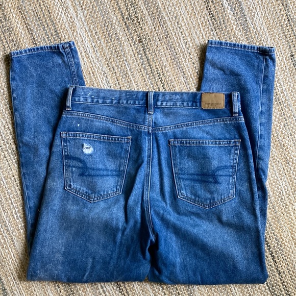 American Eagle high-rise distressed mom jeans size 8 - Picture 5 of 5